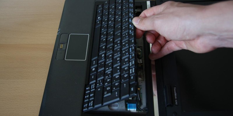 Troca de Teclado de Notebook: Guia Passo a Passo
